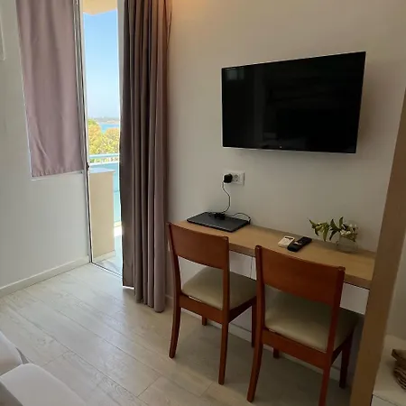 Otel Christina 4*