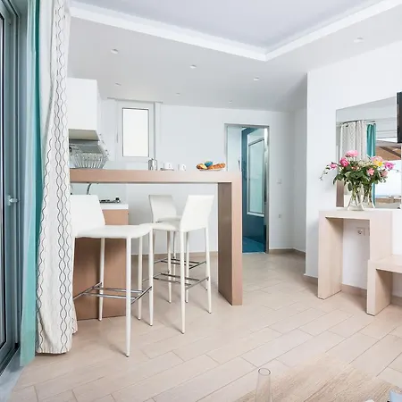 Christina 4* חאניה